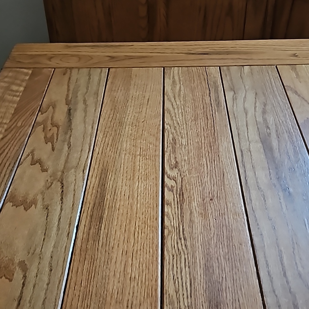 Kitchen table with bench - Picture 5 of 5